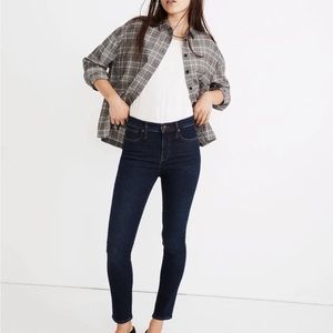 Madewell 9" Mid-Rise Skinny Jeans in Orland Wash: TENCEL Denim Edition size 26